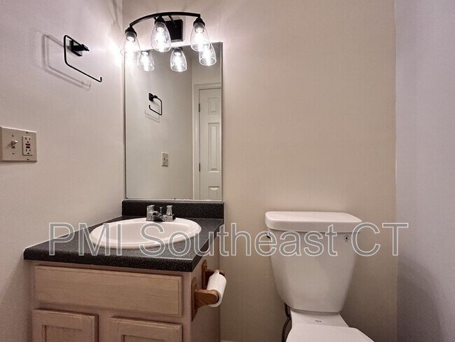 Building Photo - 310 Boston Post Rd