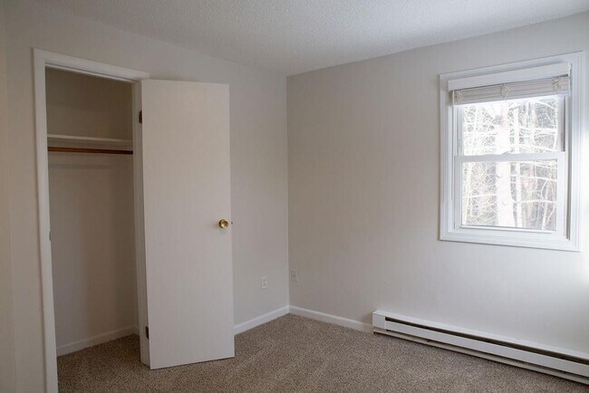 Building Photo - 180 N Main St