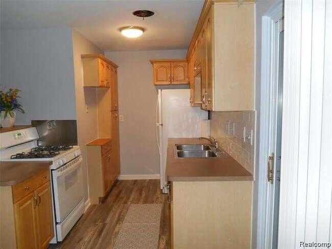 Building Photo - 2130 Wickham St