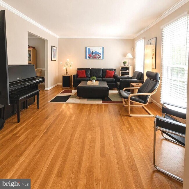 Building Photo - 4912 Bexley Ln