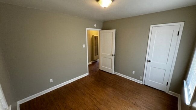 Building Photo - 2311 Imogene St