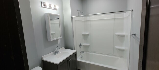 Building Photo - 515 N Howard St