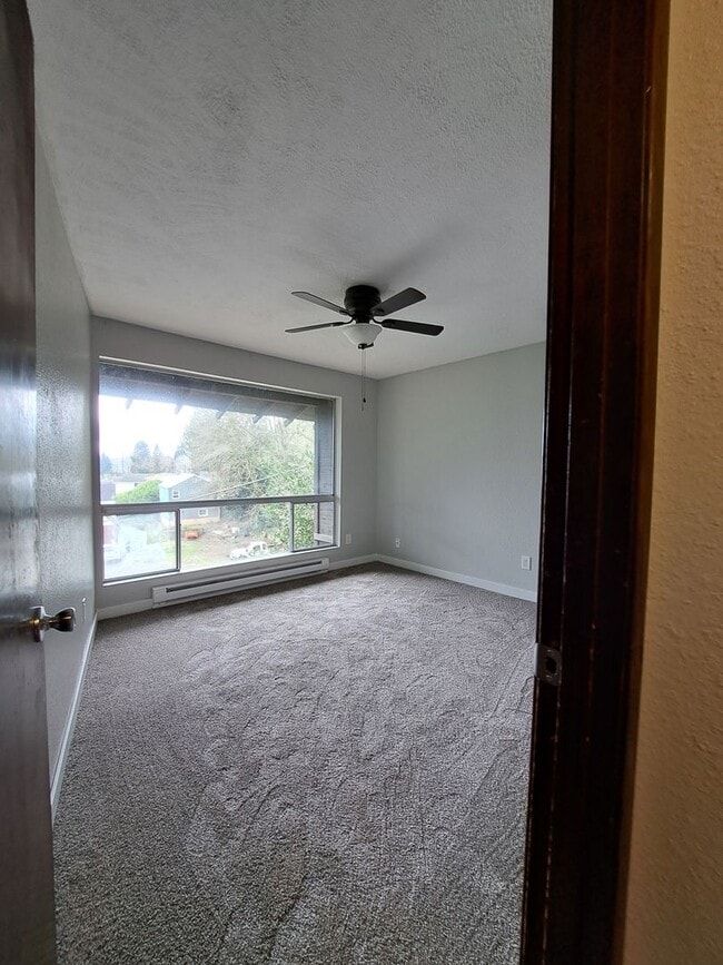 Building Photo - Bremerton Area Duplex