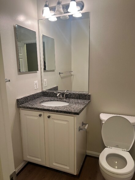 Building Photo - 22954 Fontwell Square