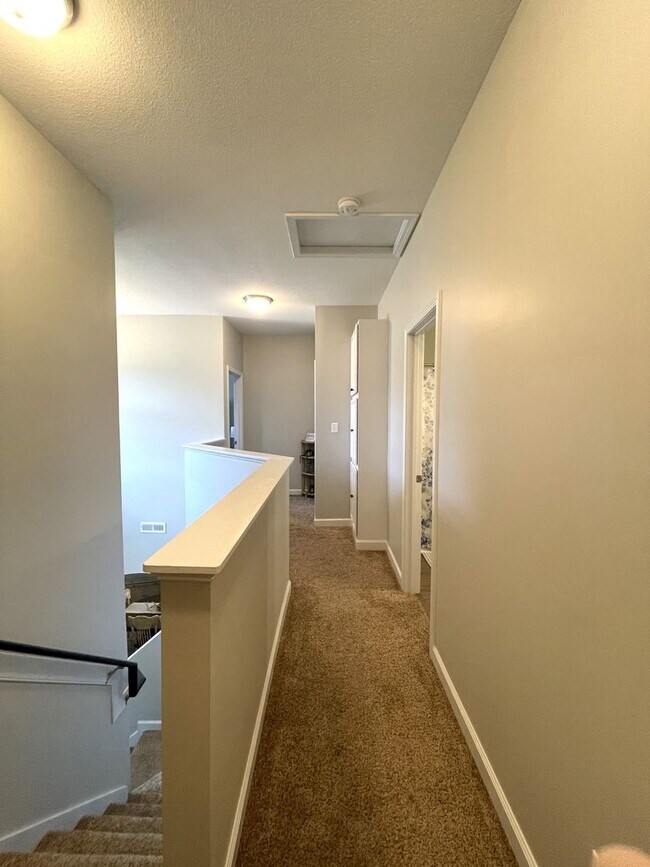 Building Photo - 211 Seneca Ct