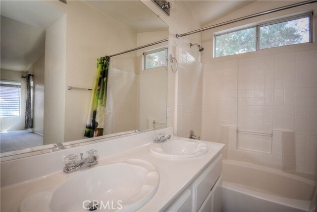 Building Photo - 554 Pointe Vista Ct