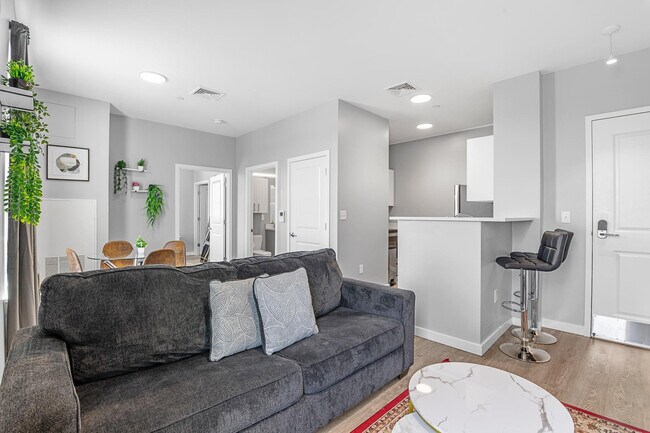 Building Photo - 95 Broadway-SI ID1240366P