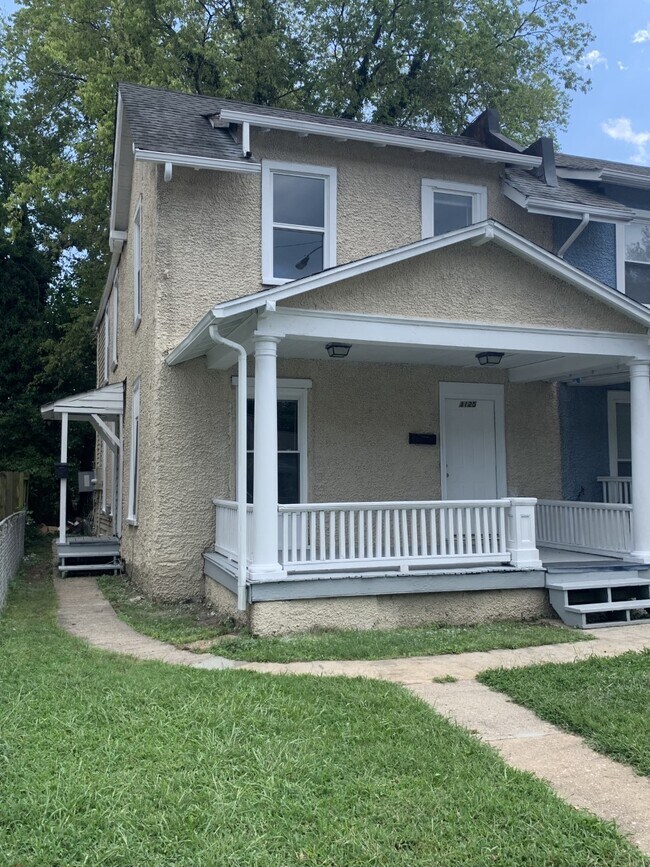 Primary Photo - 3125 5th Ave
