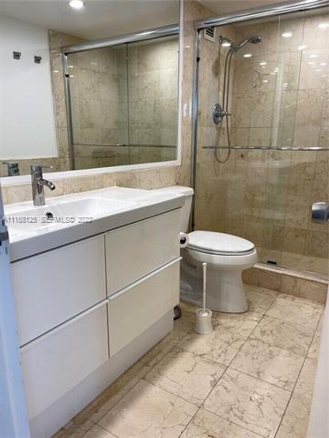 Building Photo - 5161 Collins Ave