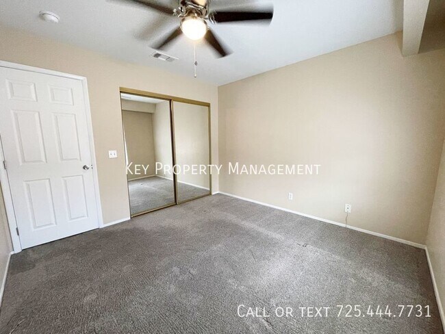 Building Photo - 3 BEDROOM 3 BATH TOWNHOME IN HENDERSON NEA...