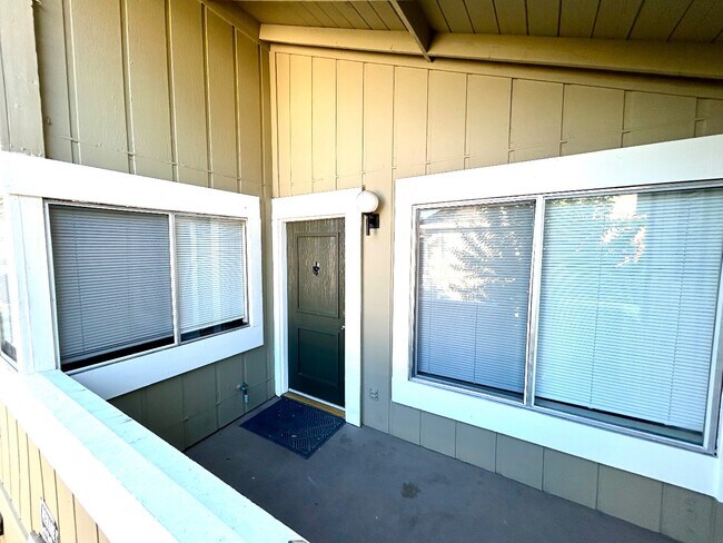 Building Photo - 942 Summerside Dr