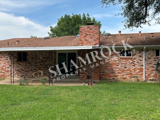 Building Photo - Woodway Home