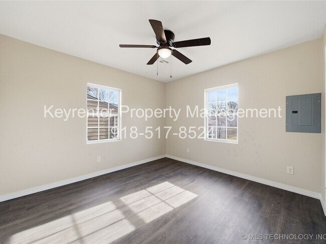 Building Photo - 5340 W 11th St