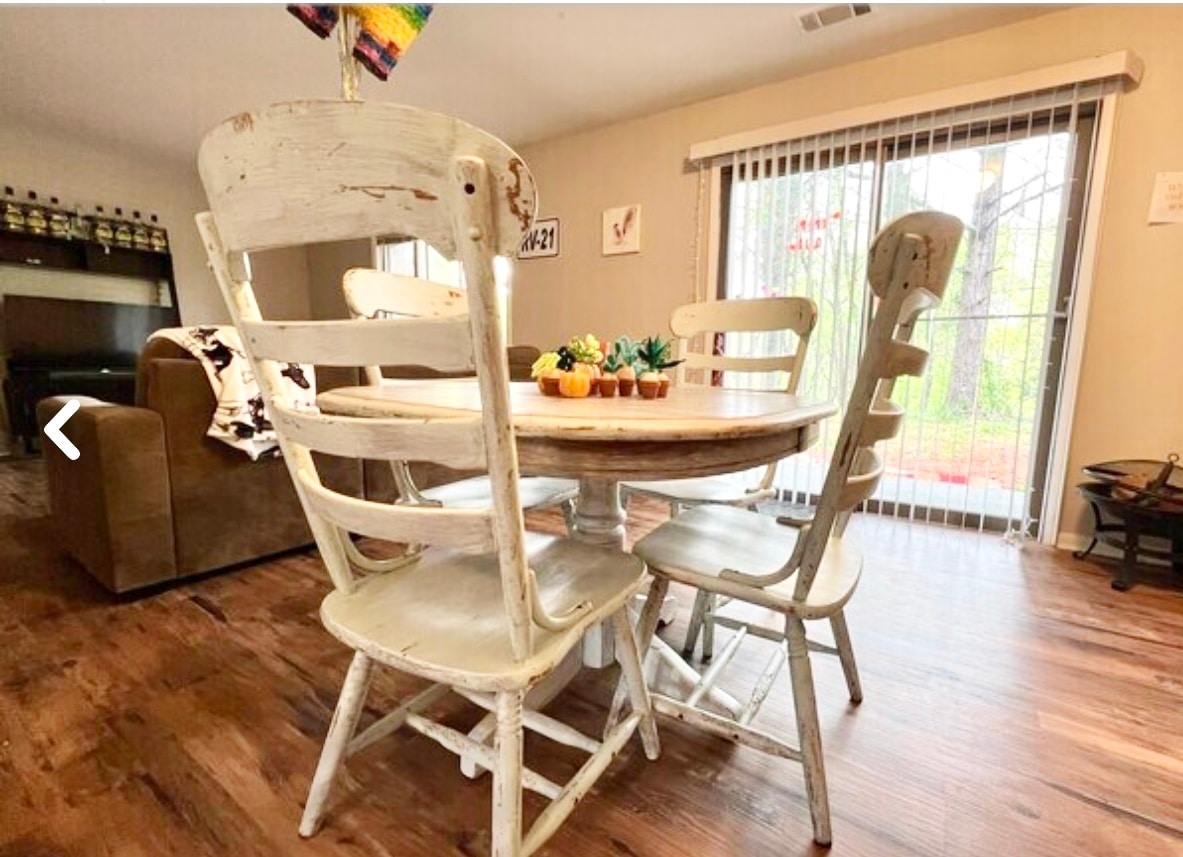 Living, dining, great room area (former tenant furniture) - 334 Shenandoah Cir