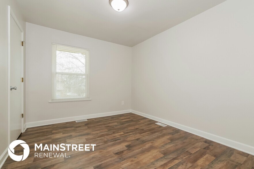 Building Photo - 1404 N Aztec Ave