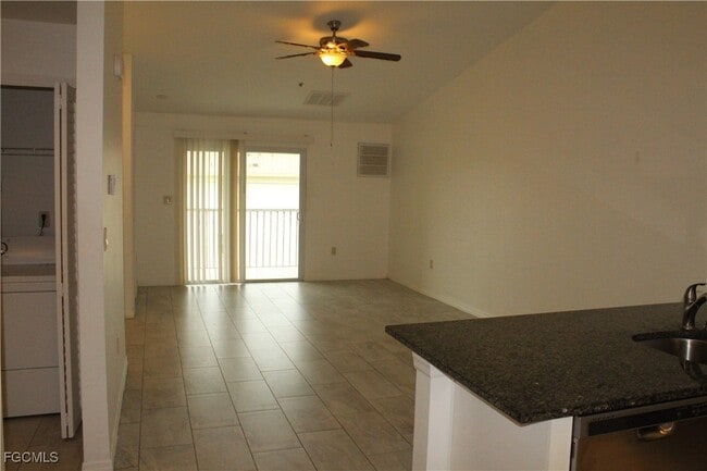 Building Photo - 1110 SW 47th Terrace