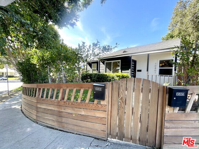 Building Photo - 10801 Galvin St
