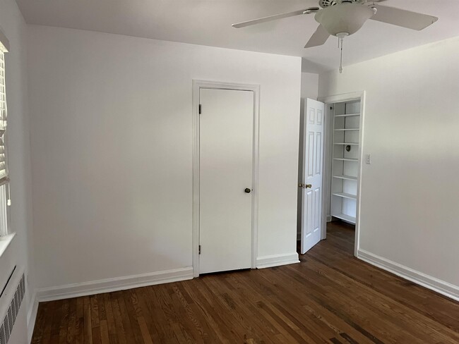 Building Photo - 16 Sandon Dr