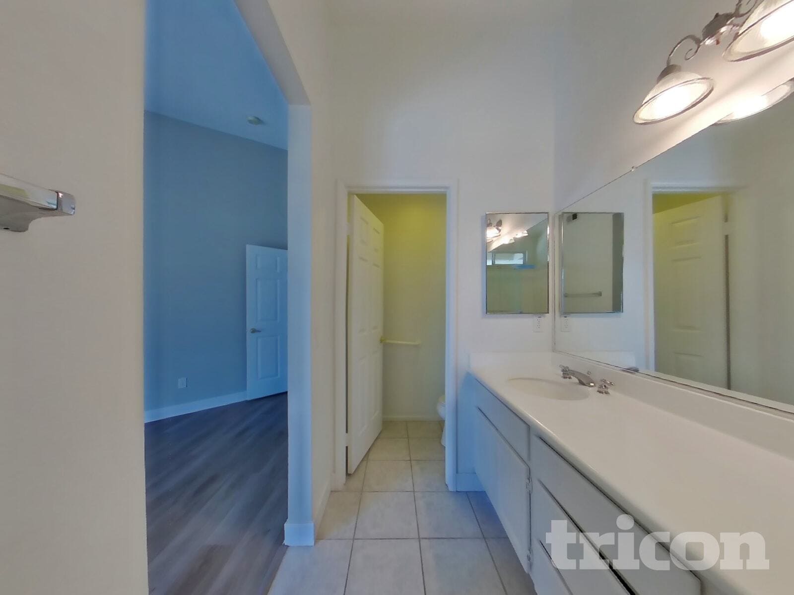 Building Photo - 1346 Woodvale Dr