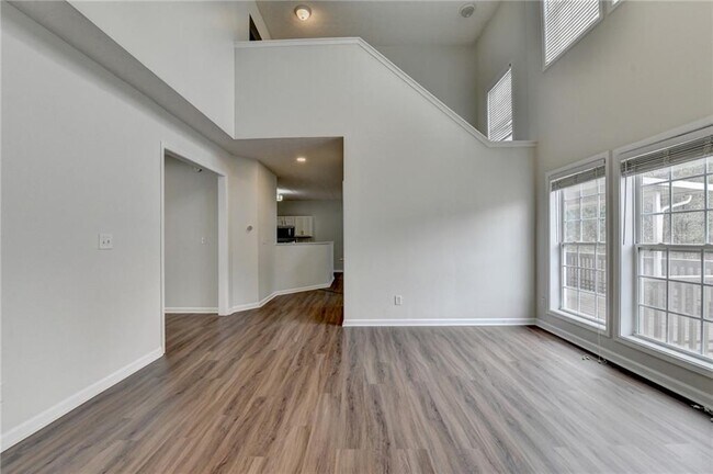 Building Photo - 6670 Island Pointe Dr