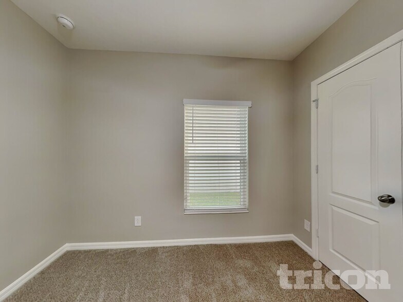 Building Photo - 727 Benjamin Trail