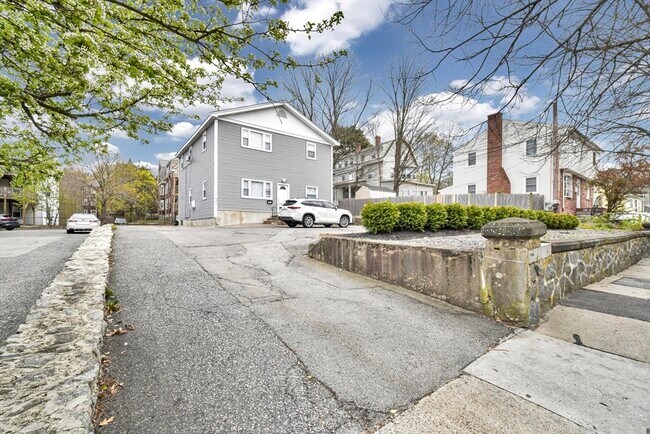 Primary Photo - 192 Fairmount Ave