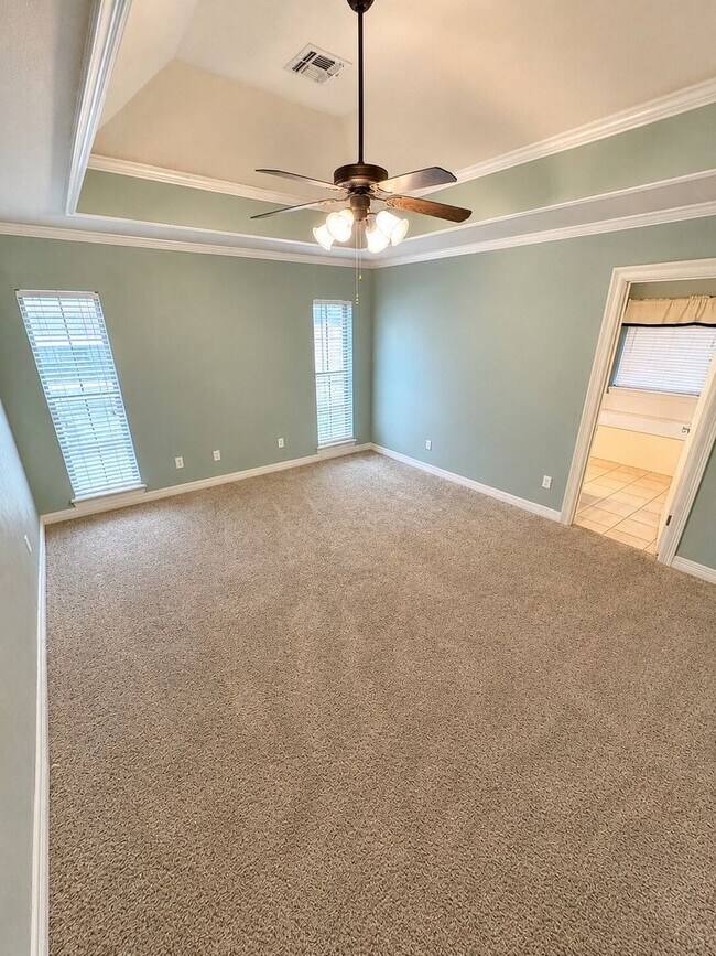 Building Photo - Bayou Bend Home!