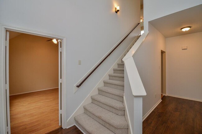 Primary Photo - 139 Skycrest Dr