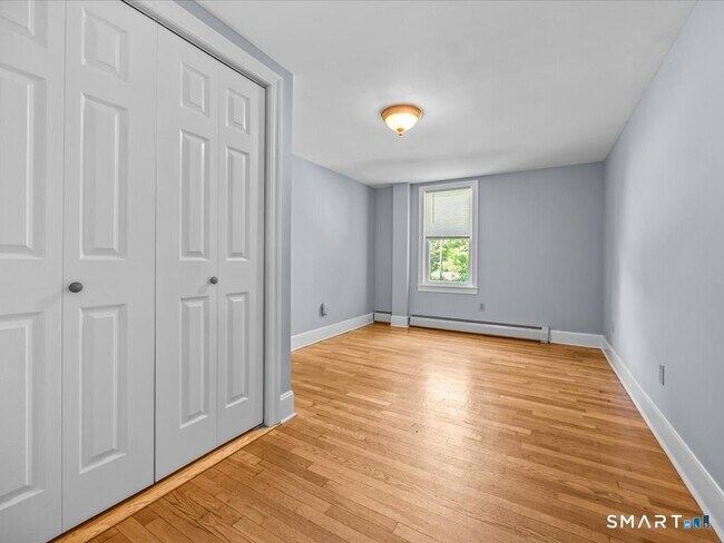 Building Photo - 440 Taylor Hill Rd