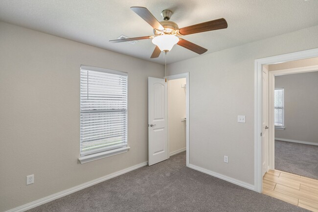 Building Photo - 1230 Gardenia St