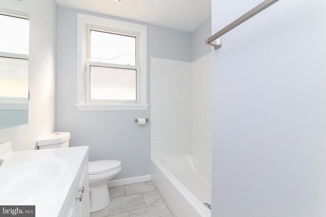 Building Photo - 516 Brooke Ave