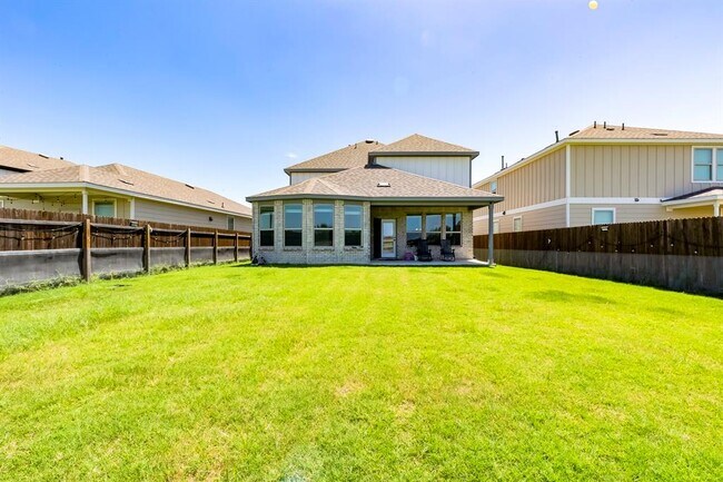 Building Photo - 533 Pickrell Lp