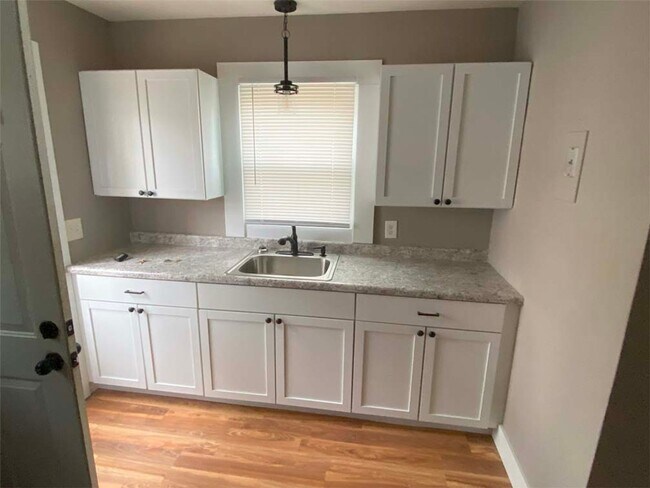 Building Photo - Omaha Ranch Home For Rent