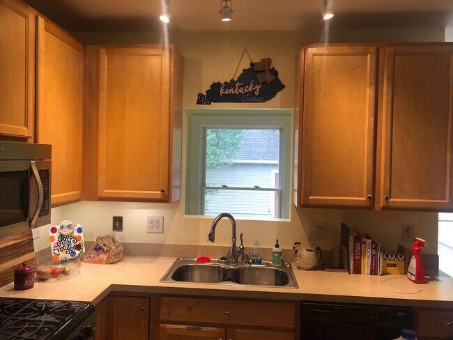 Building Photo - 5105 E North St