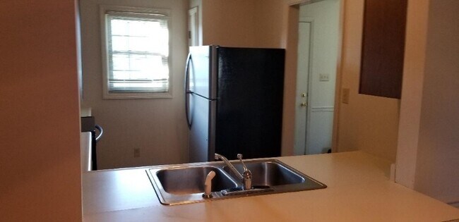 Building Photo - 461 Bramblewood Ln