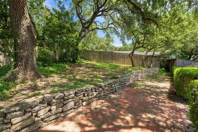 Building Photo - 2802 Pecos St