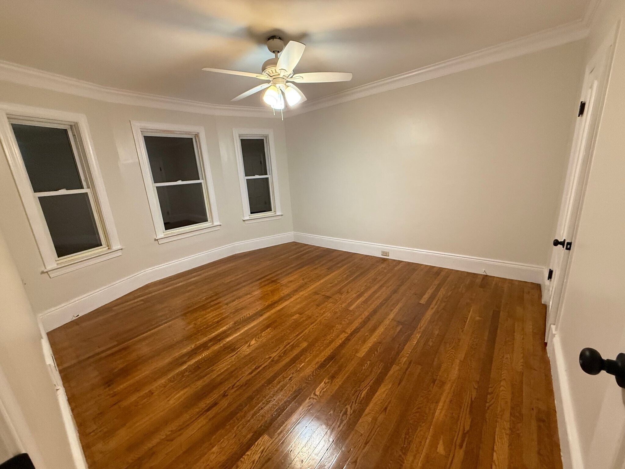 Building Photo - 256-258 Gibson St