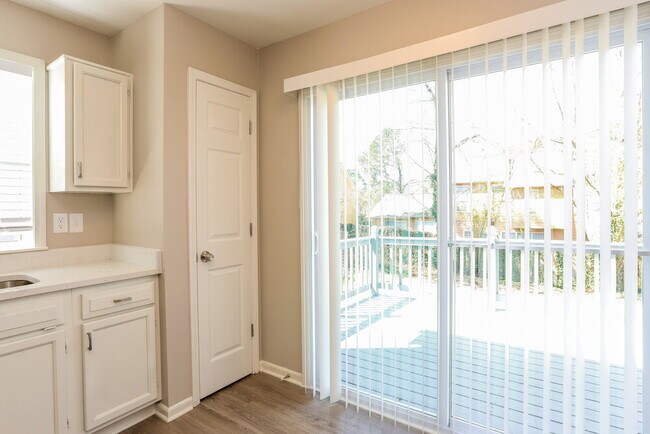 Building Photo - 3721 Riverside Pkwy