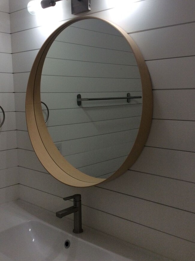 Building Photo - Browns Point Beauty! Spacious 2BDRM/1.75 BATH Home with Partial View of the Sound!