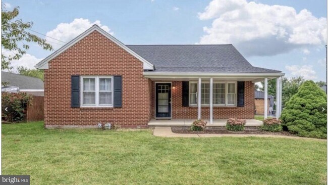 Building Photo - 923 Rohrerstown Rd