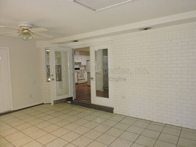Building Photo - 2552 Southern Oaks Dr