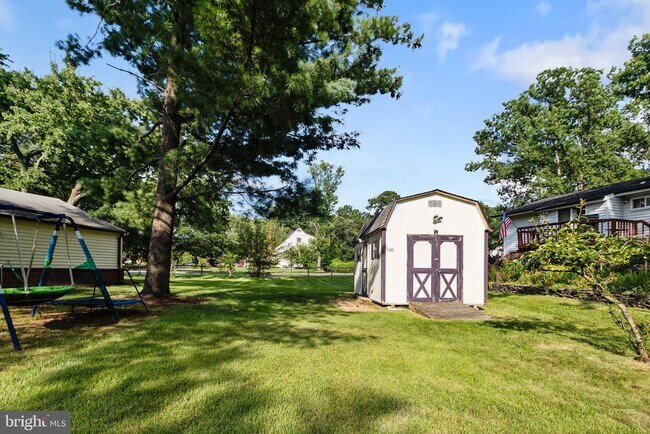 Building Photo - 5601 Dawes Ave