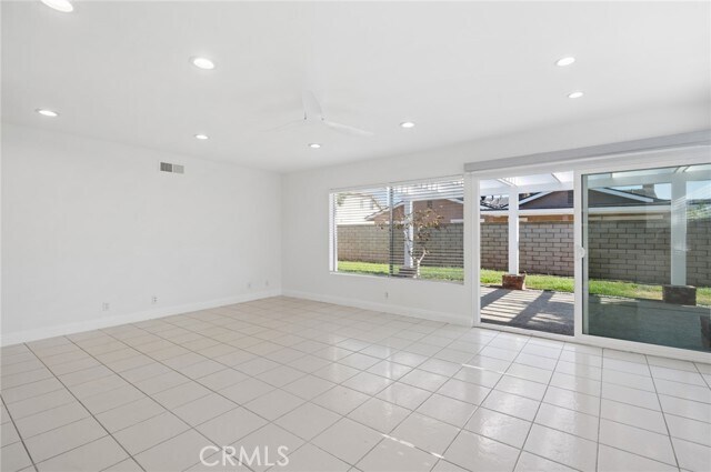 Building Photo - 8822 Bellshire Dr