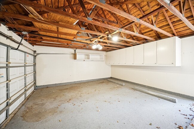 Building Photo - 854 Augusta Dr