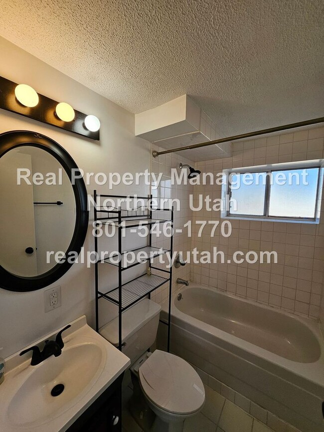 Building Photo - 5035 S 4275 W