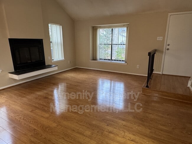 Building Photo - 704 Ninebark Ct