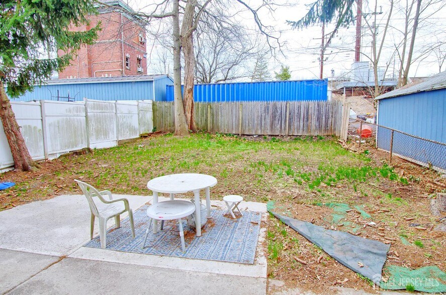 Building Photo - 1076 Fulton St