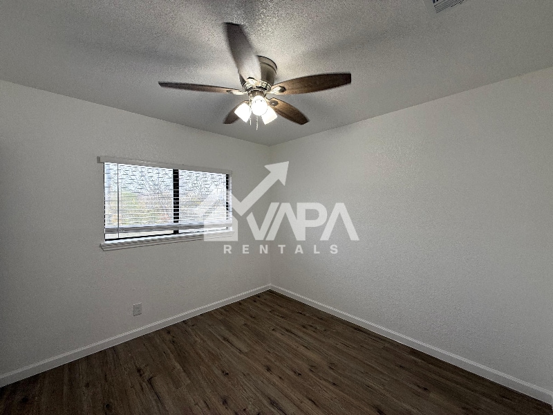 Building Photo - 7102 Grassy Trail