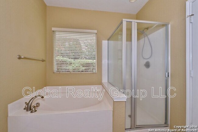 Building Photo - 1215 Sun Island