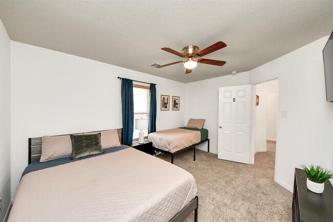 Building Photo - 11754 Green Coral Drive